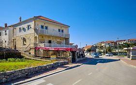 Apartments Jakov